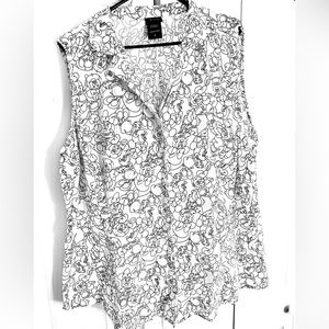 Torrid Disney Minnie Mouse black and white sleeveless button-up blouse size 2